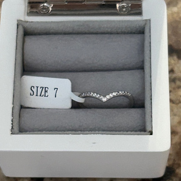 Charmed Roma Ring - Picture 1 of 1